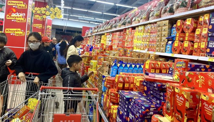 Người ti&ecirc;u d&ugrave;ng bắt đầu mua sắm Tết sớm hơn bao giờ hết